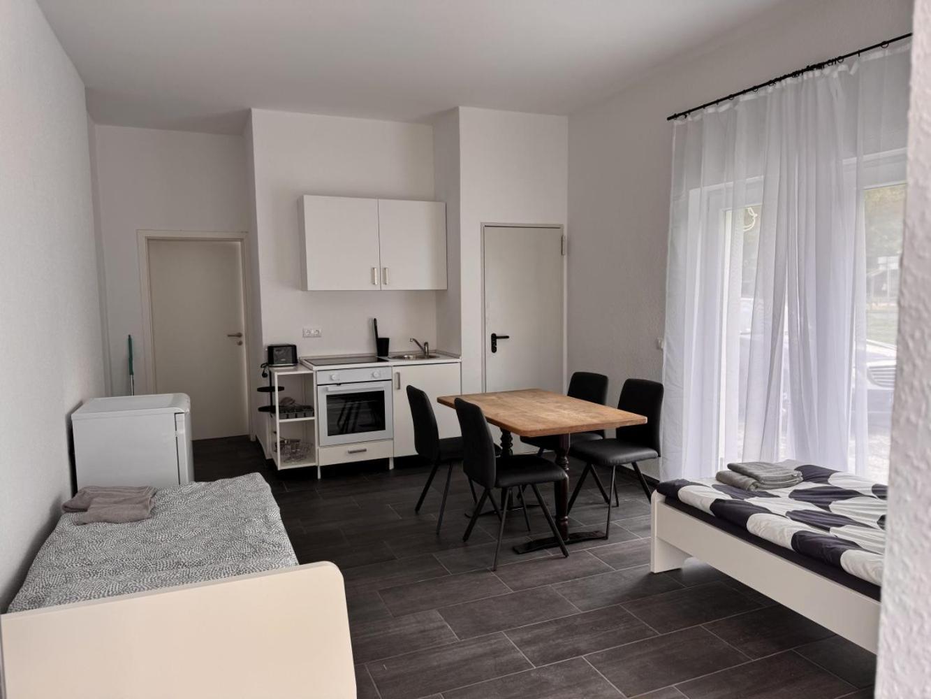Cozy Apartment In เลเวอร์คูเซน ภายนอก รูปภาพ