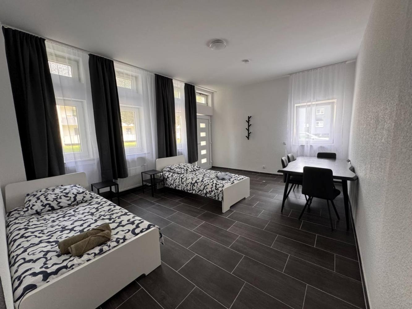 Cozy Apartment In เลเวอร์คูเซน ภายนอก รูปภาพ