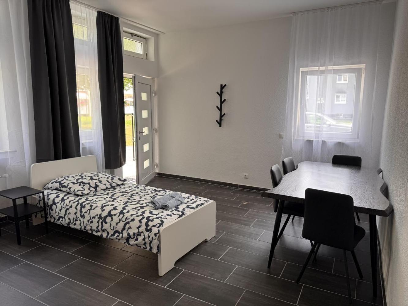 Cozy Apartment In เลเวอร์คูเซน ภายนอก รูปภาพ