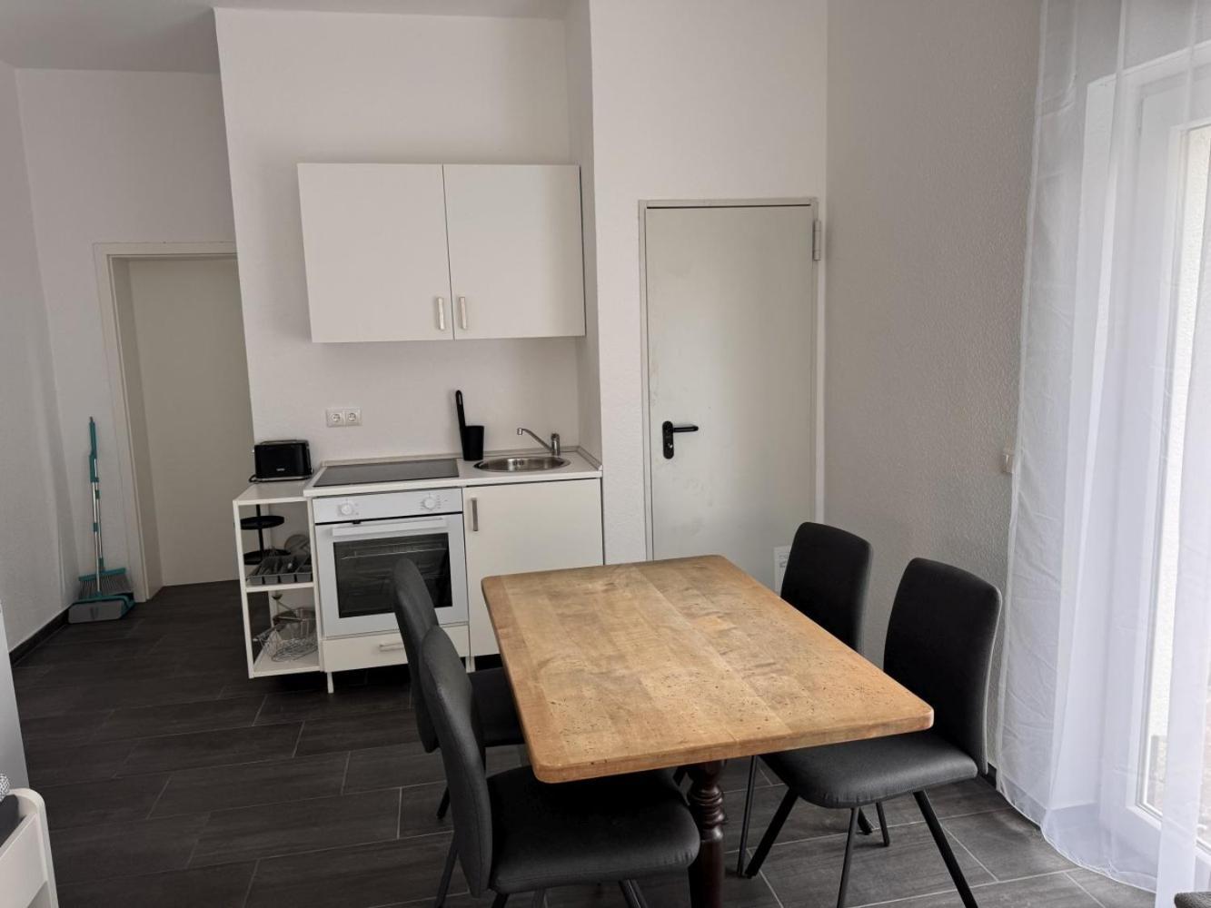 Cozy Apartment In เลเวอร์คูเซน ภายนอก รูปภาพ