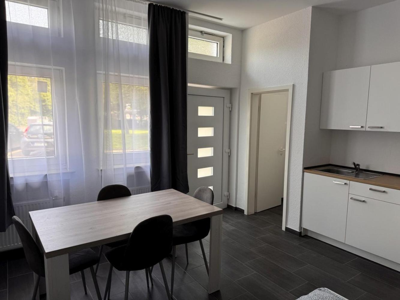 Cozy Apartment In เลเวอร์คูเซน ภายนอก รูปภาพ