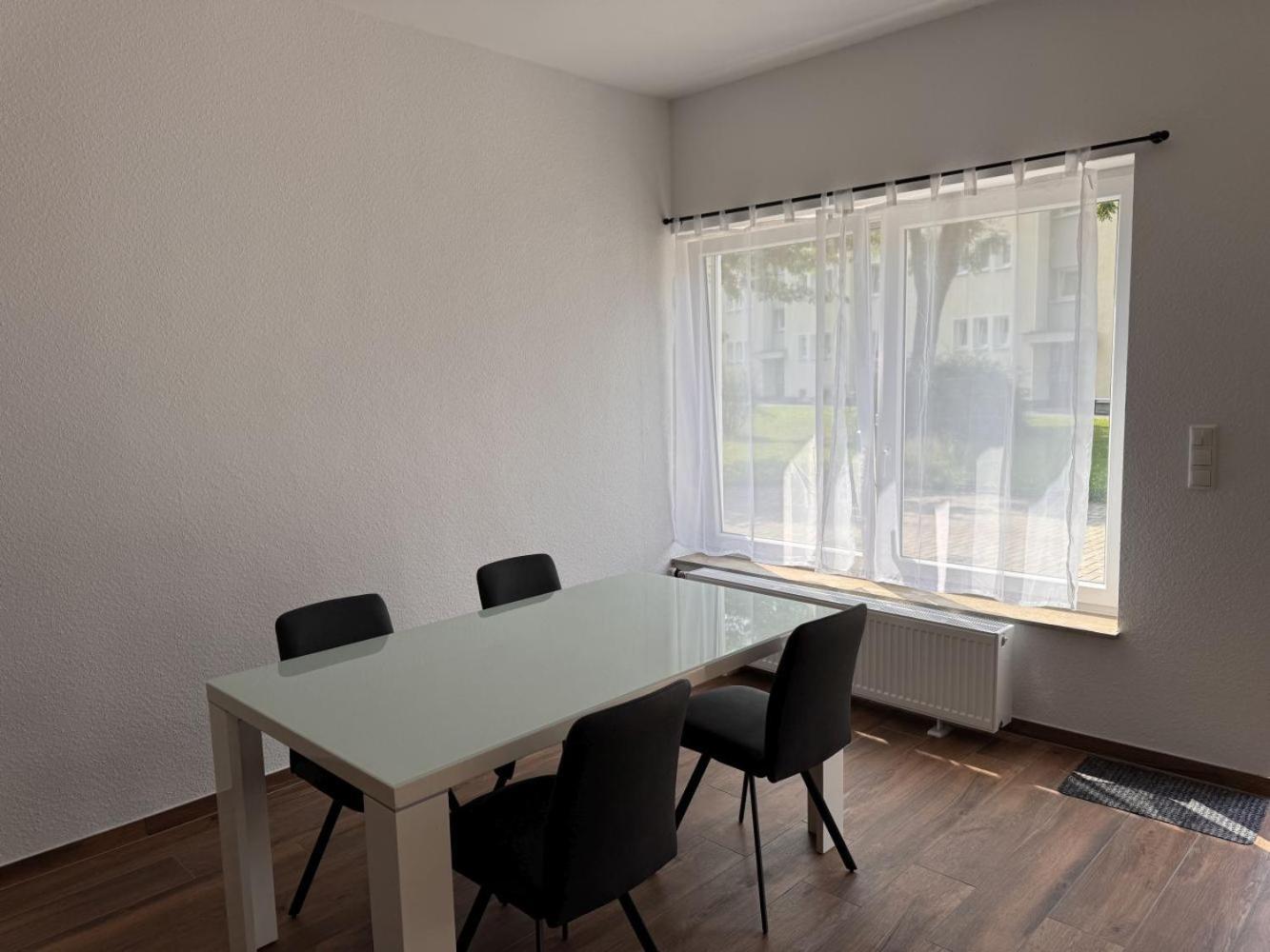 Cozy Apartment In เลเวอร์คูเซน ภายนอก รูปภาพ