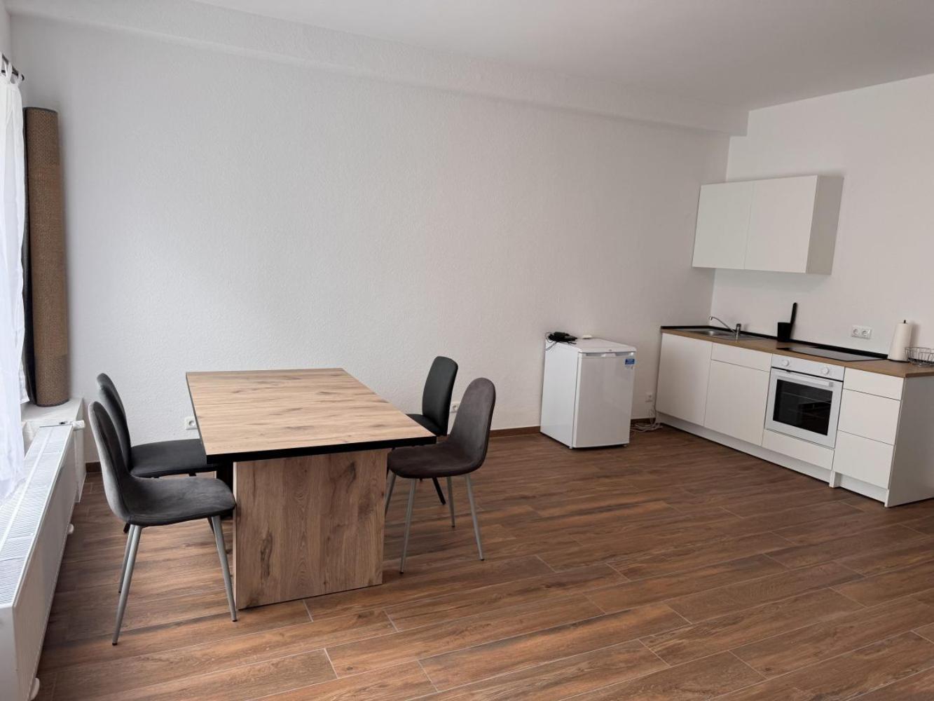 Cozy Apartment In เลเวอร์คูเซน ภายนอก รูปภาพ