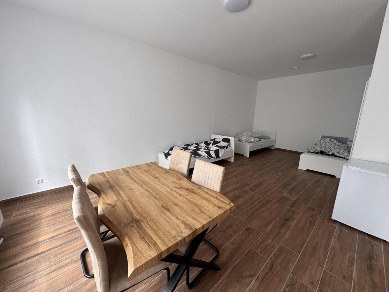 Cozy Apartment In เลเวอร์คูเซน ภายนอก รูปภาพ